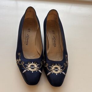 ST. John Nautical Satin LeatherNavy  low heel shoe! Womens 6